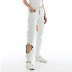 OFF-WHITE
BAGGY JEANS WITH CUT-OUT